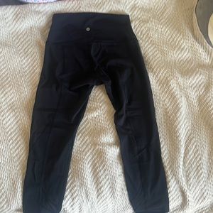 Black capris lululemon leggings